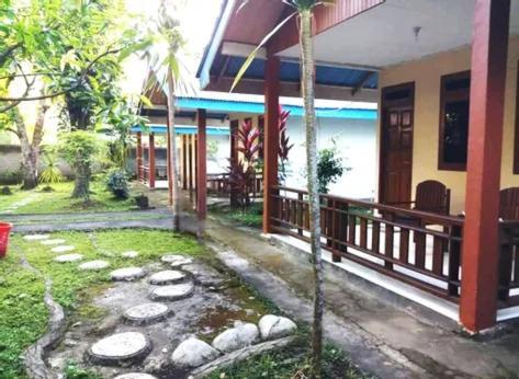 Tangkoko Macaca Hotel Rinondoran Ngoại thất bức ảnh