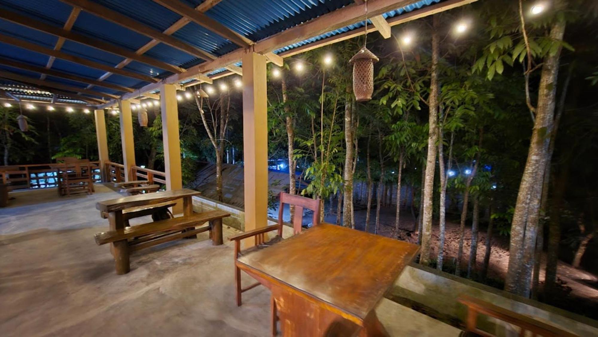 Tangkoko Macaca Hotel Rinondoran Ngoại thất bức ảnh